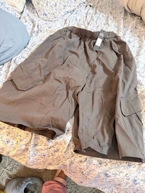 NWT Fashion Nova Women's Cargo Shorts in Army Grey